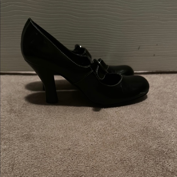 Unlisted Black Mary Jane Heels - Picture 4 of 6